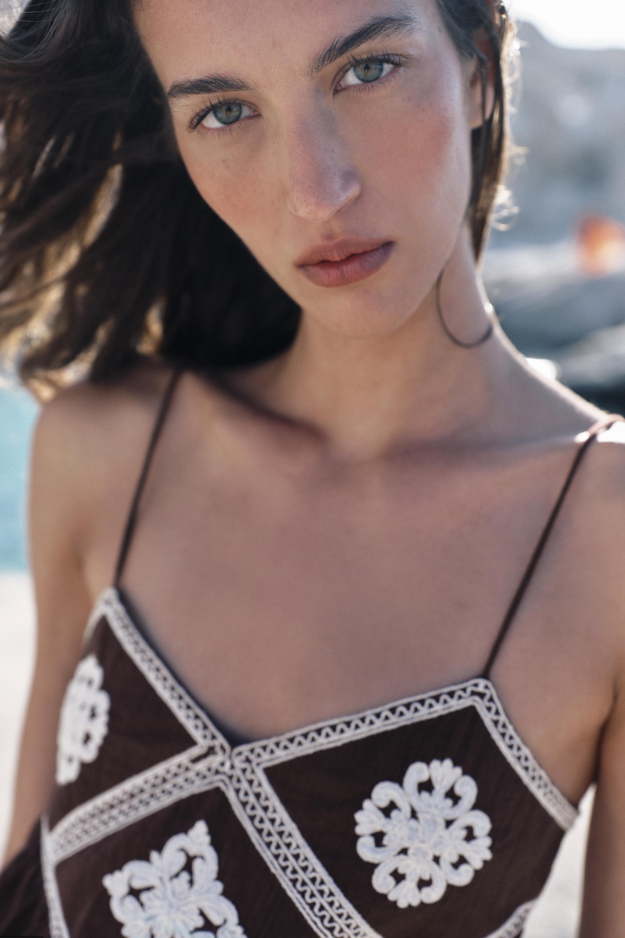 EMBROIDERED STRAP TOP